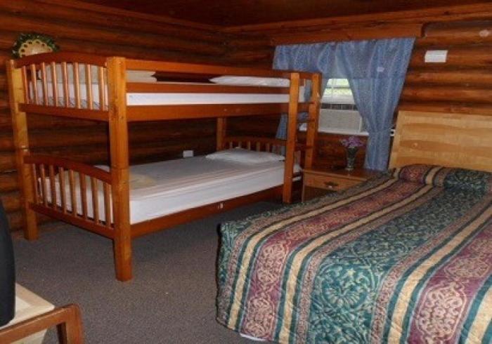 Seven Dwarfs Motel & Cabins بحيرة جورج المظهر الخارجي الصورة