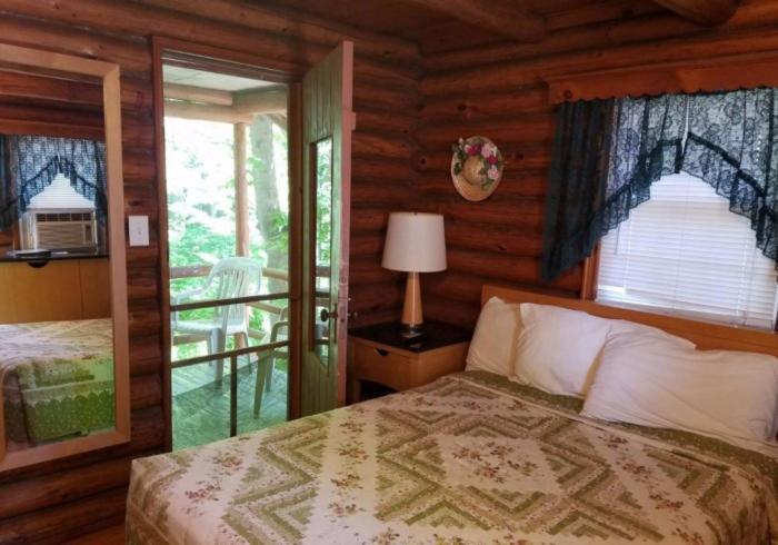 Seven Dwarfs Motel & Cabins بحيرة جورج المظهر الخارجي الصورة