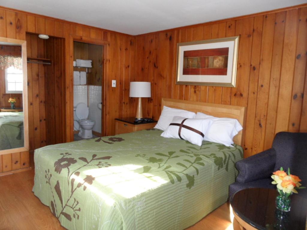 Seven Dwarfs Motel & Cabins بحيرة جورج الغرفة الصورة
