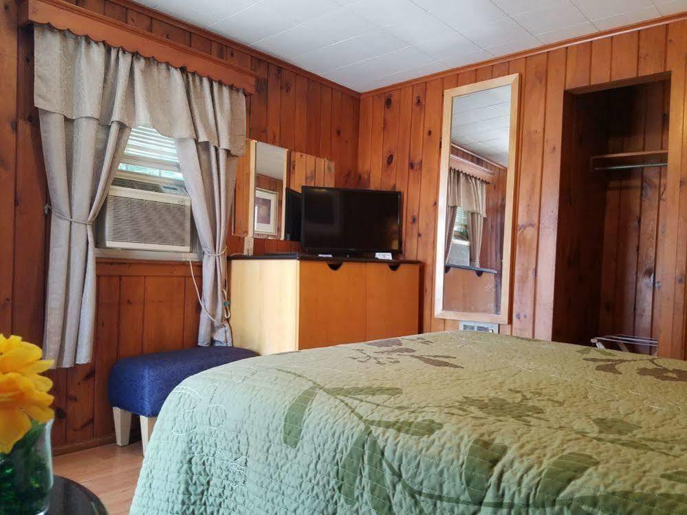 Seven Dwarfs Motel & Cabins بحيرة جورج المظهر الخارجي الصورة