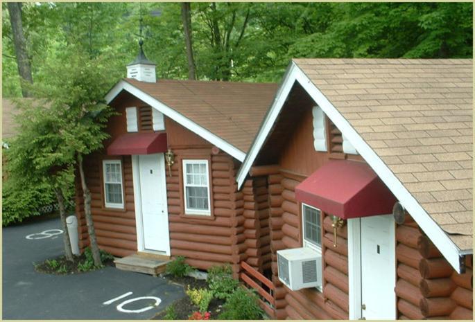 Seven Dwarfs Motel & Cabins بحيرة جورج المظهر الخارجي الصورة